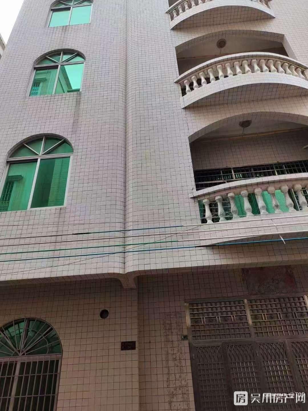 市教育局附近大坡公成棟出租，每層都可以再自行分租2000元/月住宅