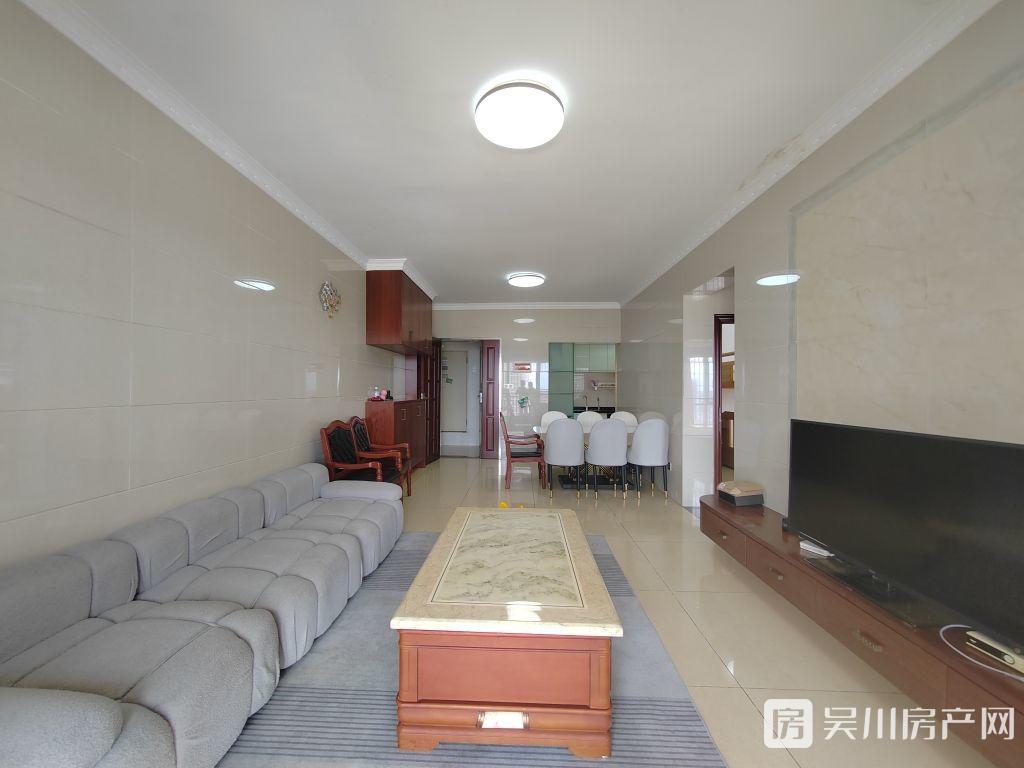 38萬出售華宇鴻基精裝2房，學(xué)校就在家門口