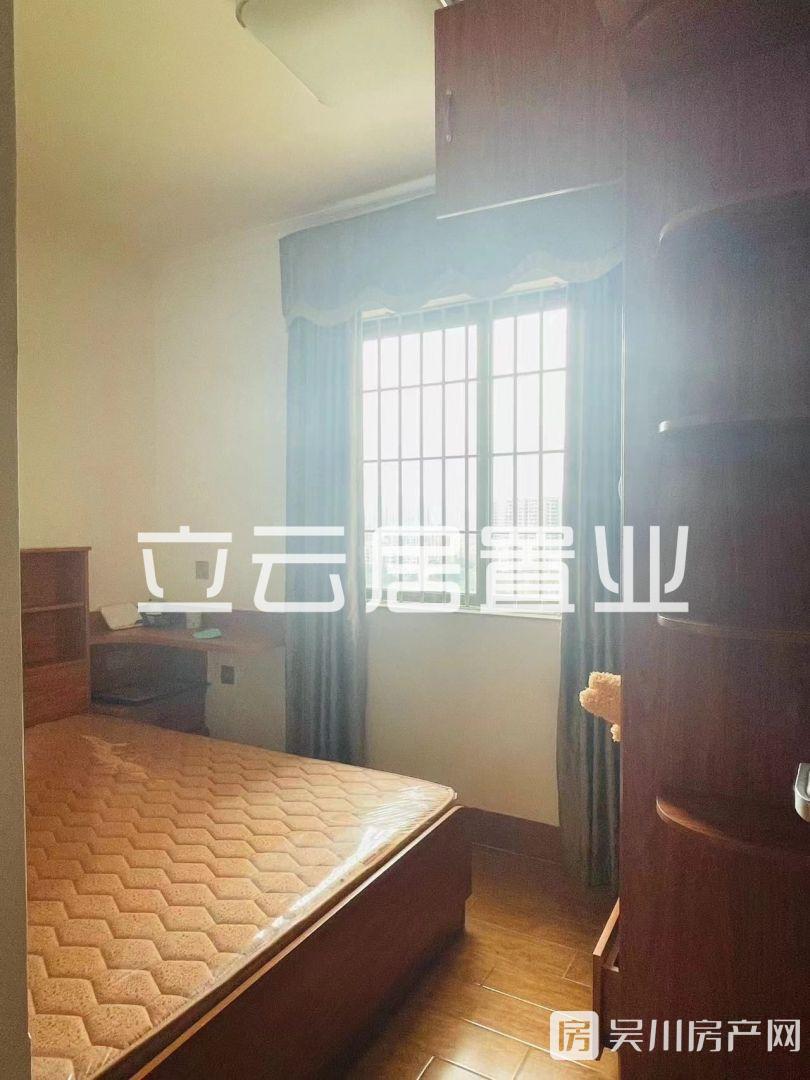 出租金牛小區(qū)3室2廳2衛(wèi)102平米1600元/月住宅