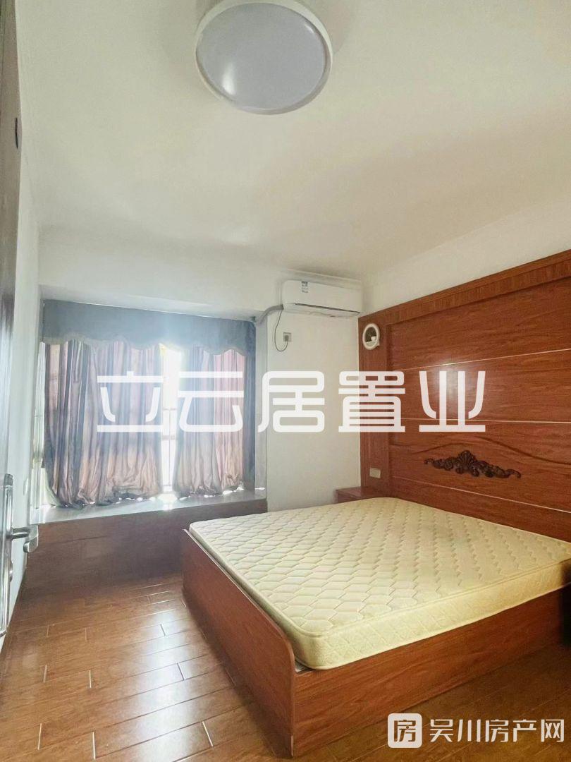 出租金牛小區(qū)3室2廳2衛(wèi)102平米1600元/月住宅