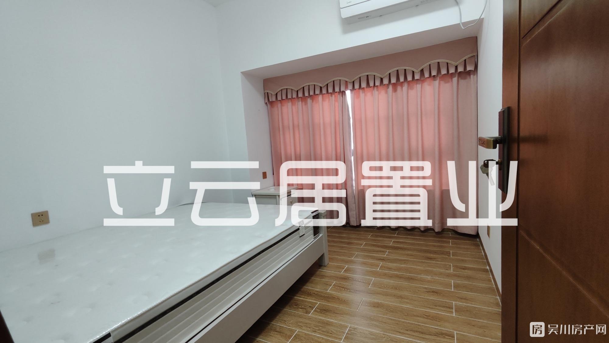 出租壹號公館4室2廳2衛(wèi)105平米2200元/月住宅