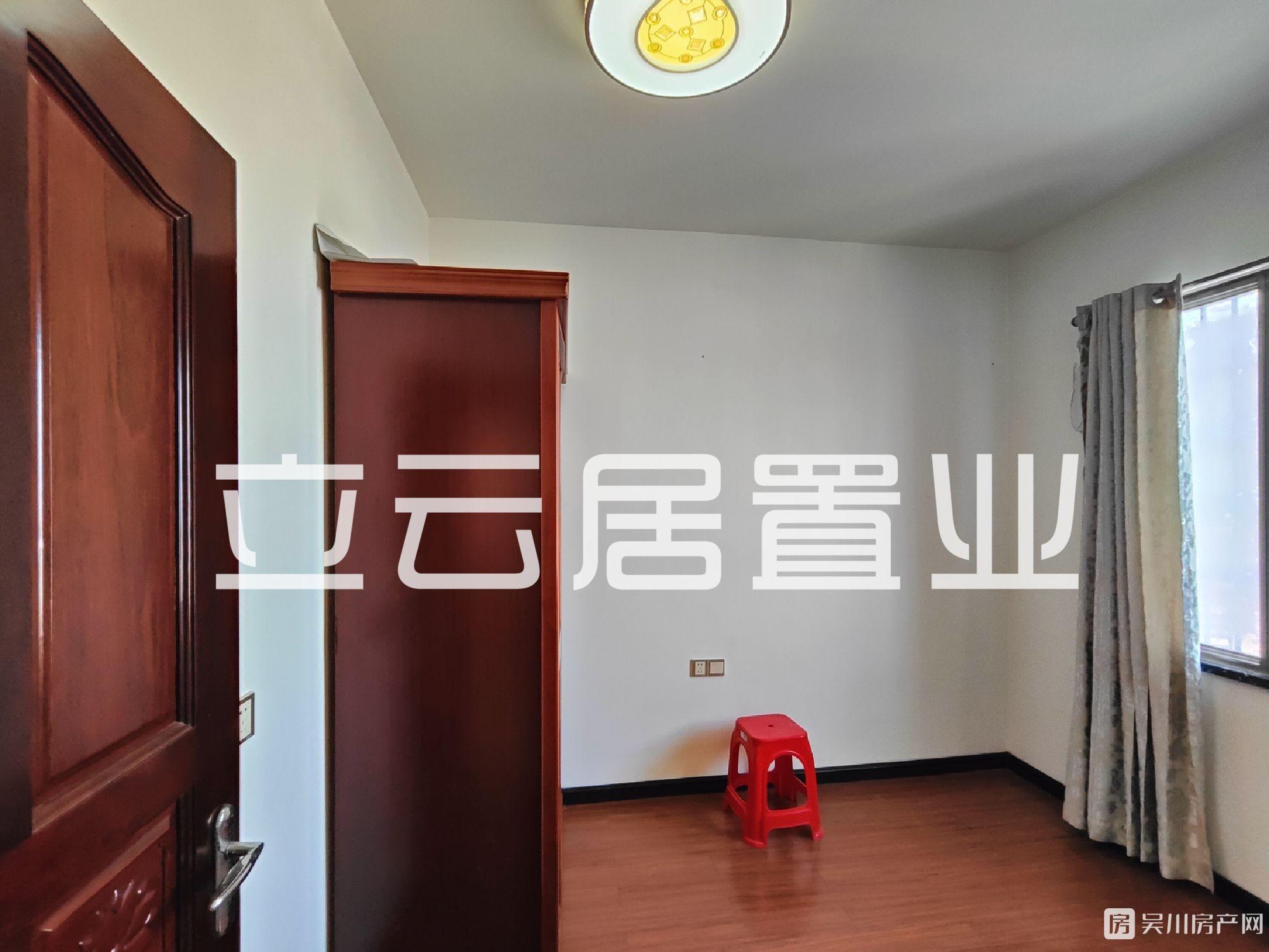 筍嘢駛到華宇鴻基3室2廳2衛(wèi)143平米僅租1500元/月住宅