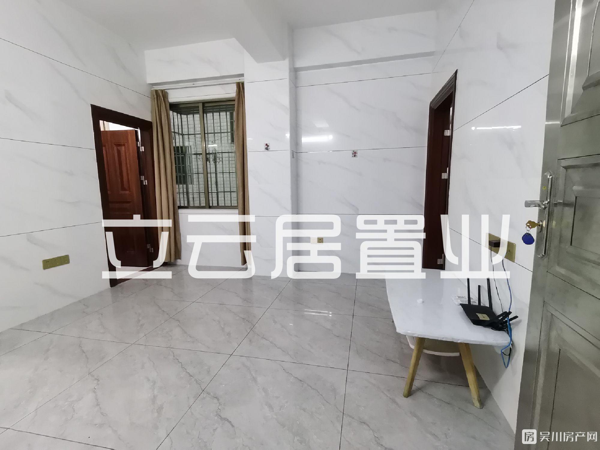 海濱小學附近私人屋2室1廳1衛(wèi)45平米650元/月住宅