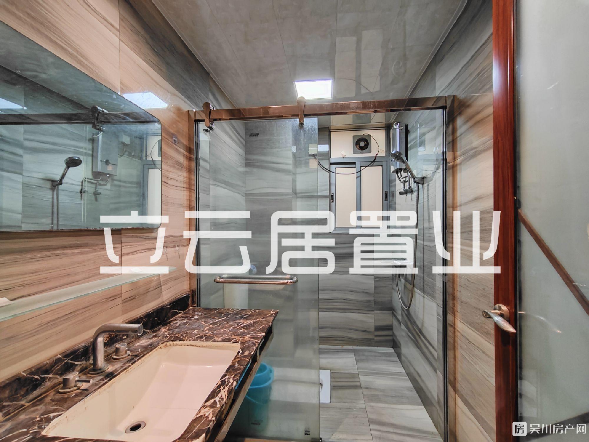 筍嘢駛到華宇鴻基3室2廳2衛(wèi)143平米僅租1500元/月住宅