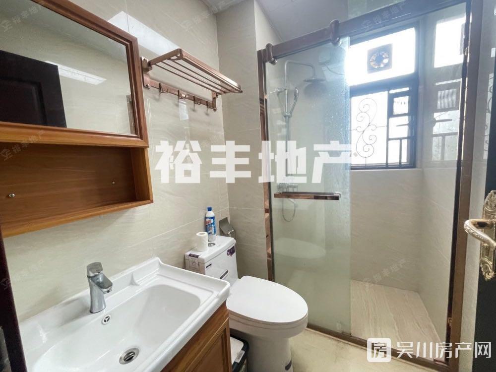 1600元不包物業(yè)出租金沙廣場(chǎng) 華府3室2廳2衛(wèi)122平米1600元/月住宅