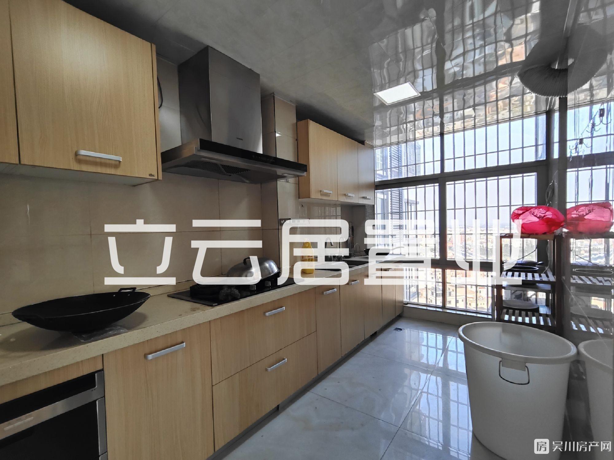 筍嘢駛到華宇鴻基3室2廳2衛(wèi)143平米僅租1500元/月住宅
