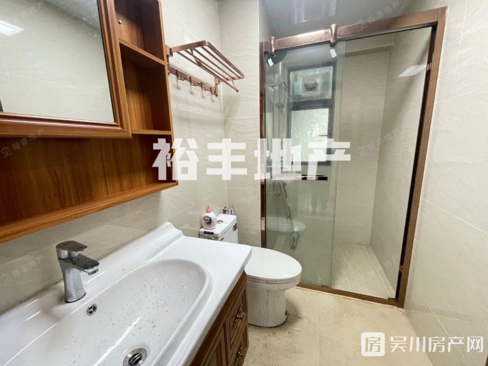 1600元不包物業(yè)出租金沙廣場(chǎng) 華府3室2廳2衛(wèi)122平米1600元/月住宅