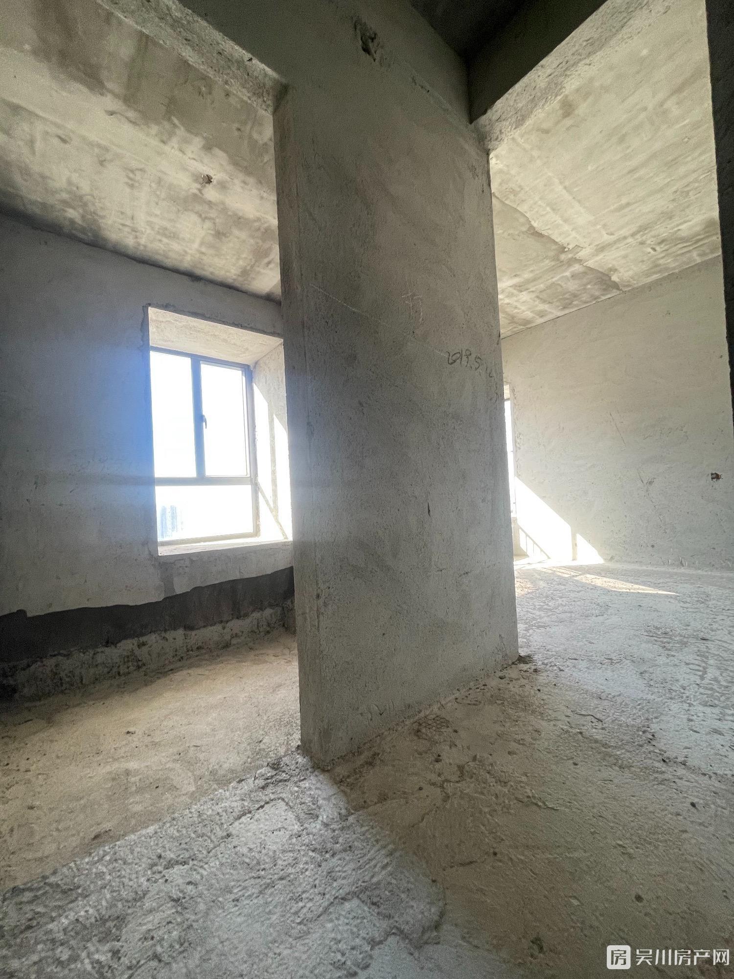 出售金沙廣場 華府5室2廳2衛(wèi)165平米103萬住宅