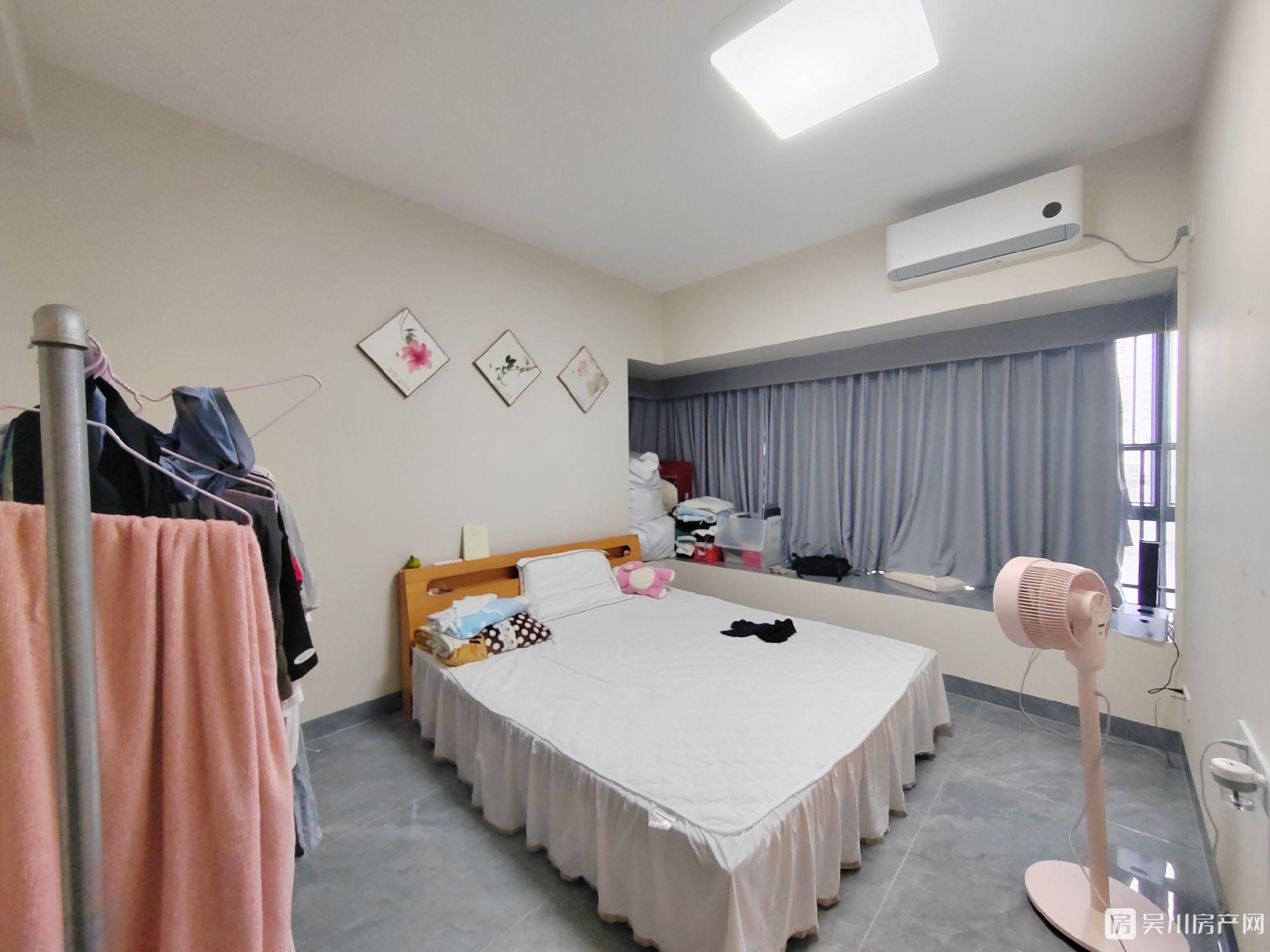 出售金沙廣場 華府4室2廳2衛(wèi)115平米88萬住宅