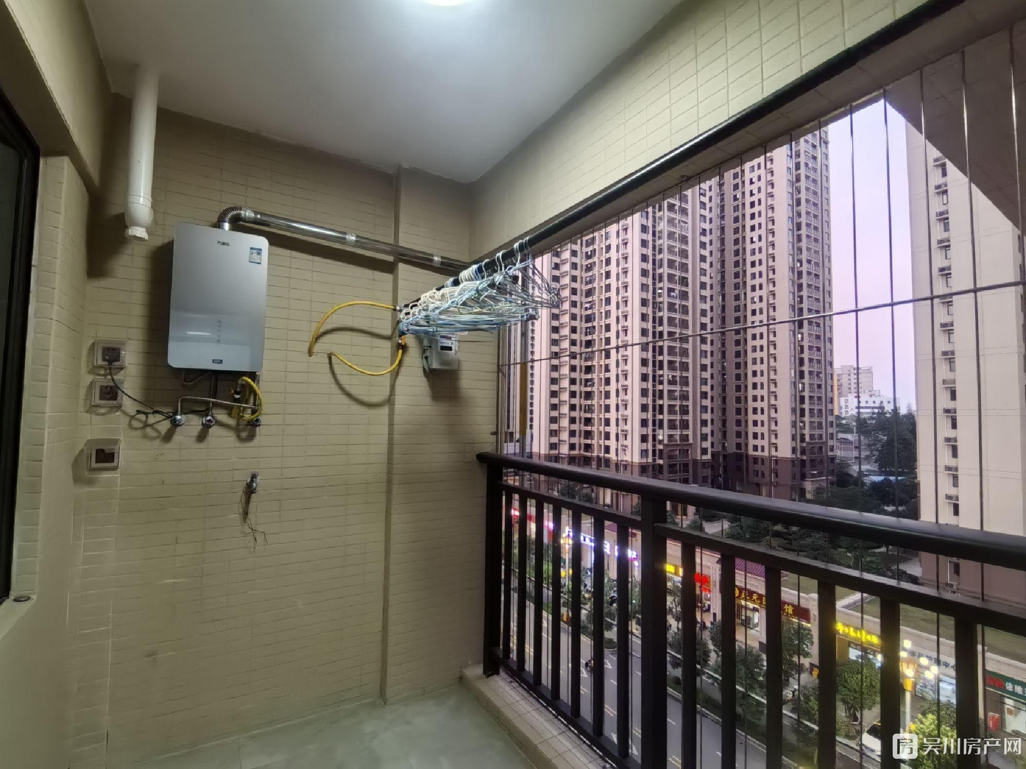 出租華和南國銀苑4室2廳2衛(wèi)125平米2500元/月住宅