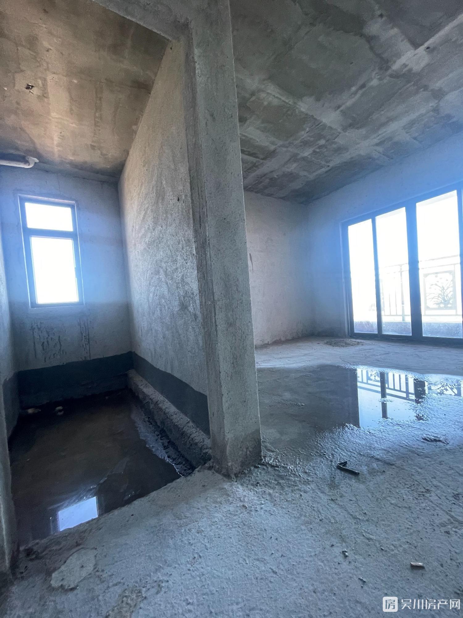 出售金沙廣場 華府5室2廳2衛(wèi)165平米103萬住宅