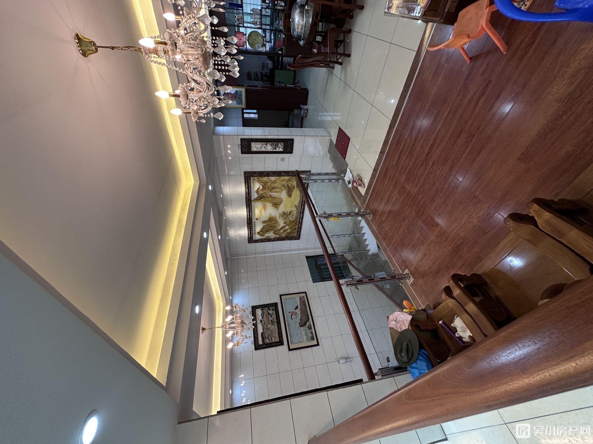 城建私人屋，帶有商鋪，可做出租，在城建小學(xué)附近